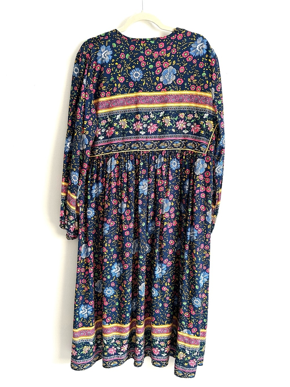 R. Vivimos Dress - Picture 2 of 4